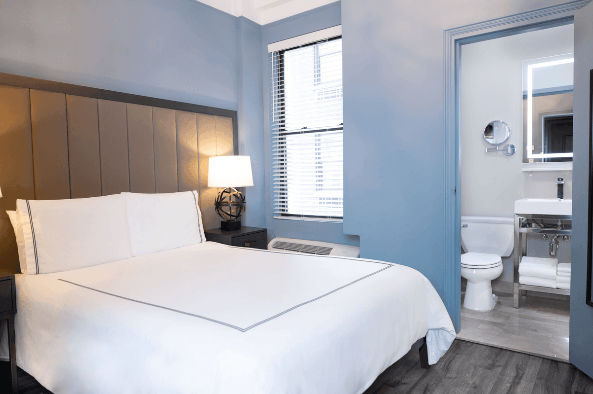 Kixby New York · Lux Queen room