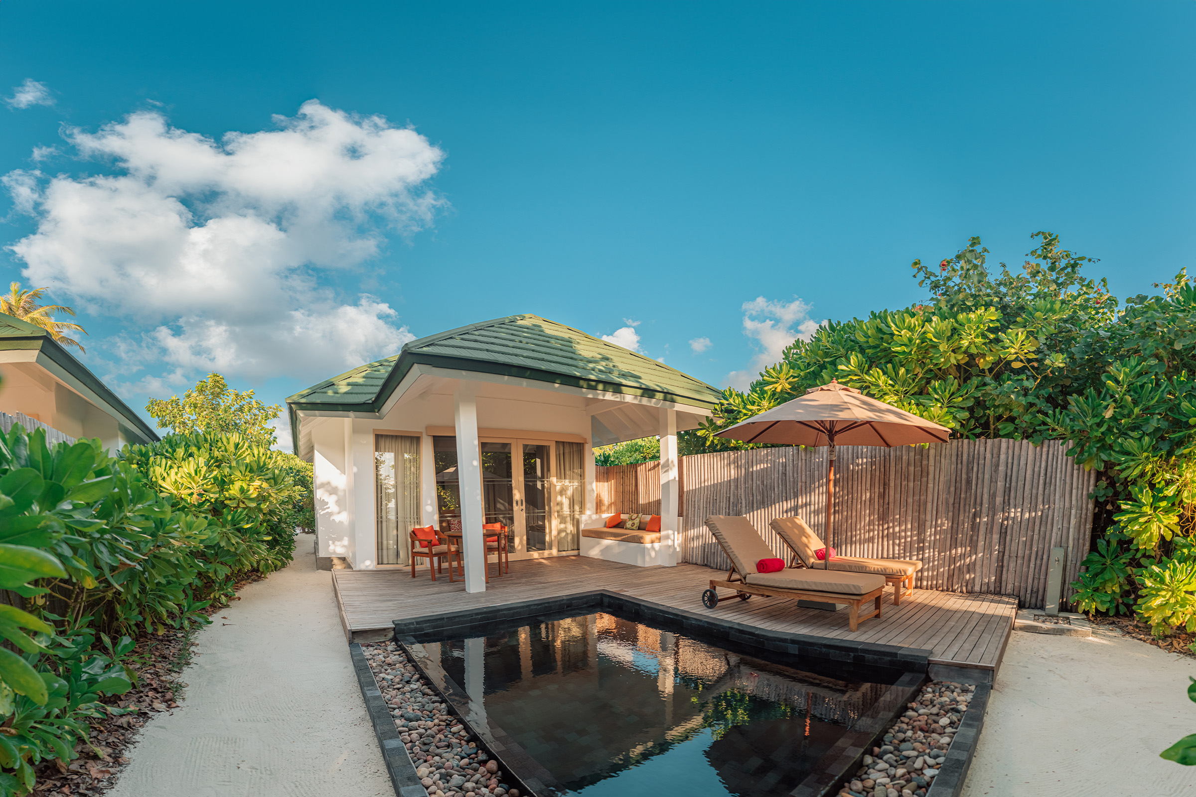 Sunset Pool Beach Villa at Siyam World Maldives · Villa category included in this holiday