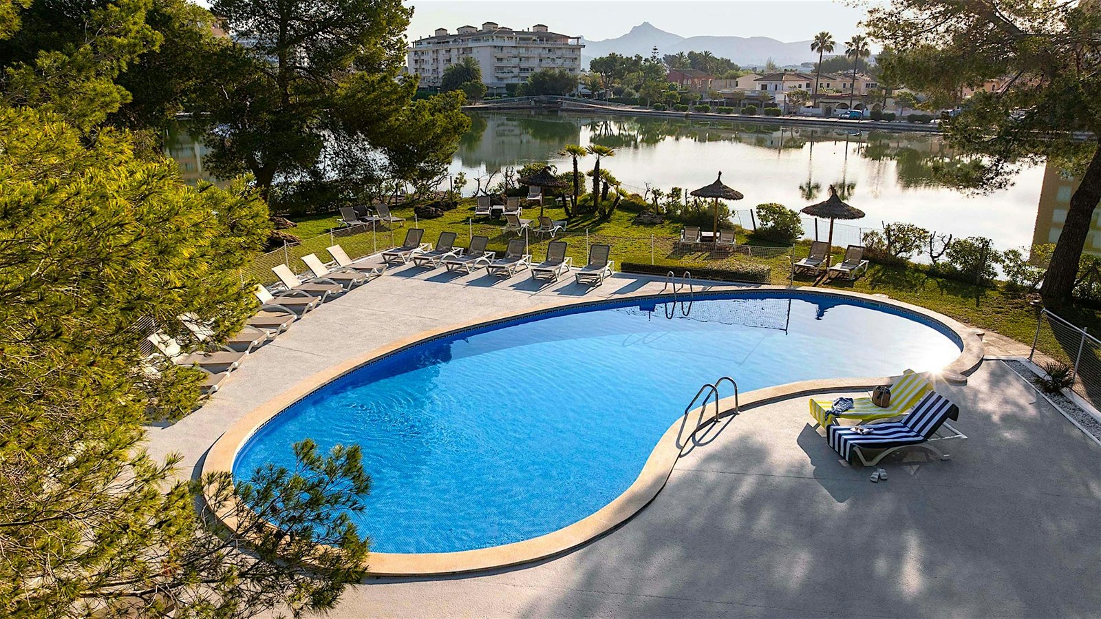 Island pool